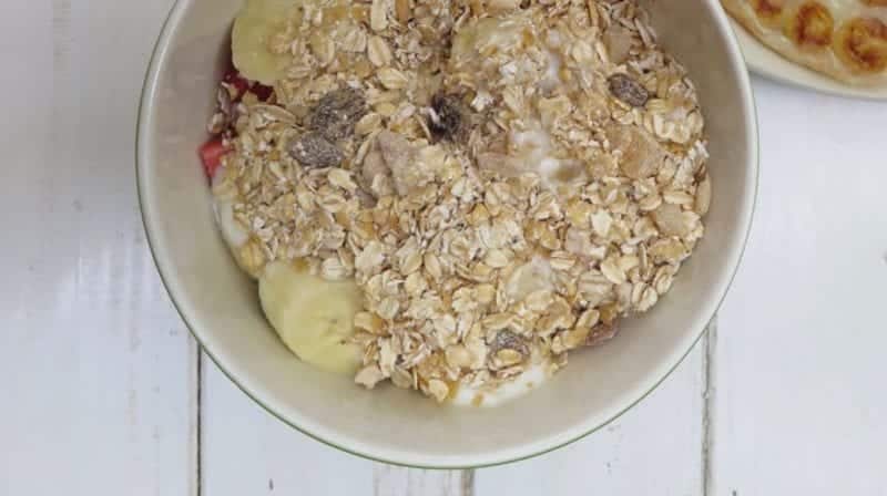 Picture of Muesli with bananas and milk